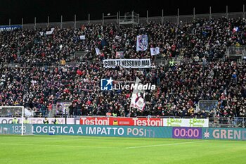 2024-01-26 - Pubblico applaude Gigi Riva - CAGLIARI CALCIO VS TORINO FC - ITALIAN SERIE A - SOCCER