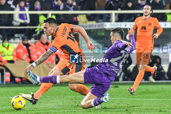 2024-01-28 - Lautaro Martinez (Inter) hampered by Fiorentina's Lucas Martinez Quarta - ACF FIORENTINA VS INTER - FC INTERNAZIONALE - ITALIAN SERIE A - SOCCER
