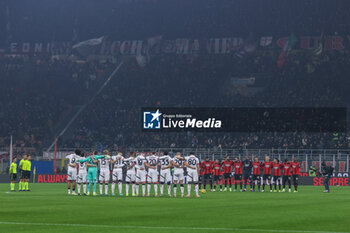 2024-01-27 - Players observe a minute of silence in memory of late former Italian player Luigi 'Gigi' Riva during Serie A 2023/24 football match between AC Milan and Bologna FC at San Siro Stadium, Milan, Italy on January 27, 2024 - AC MILAN VS BOLOGNA FC - ITALIAN SERIE A - SOCCER