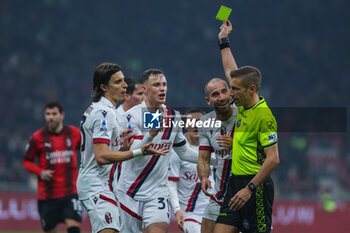 2024-01-27 - Referee Davide Massa seen in action during Serie A 2023/24 football match between AC Milan and Bologna FC at San Siro Stadium, Milan, Italy on January 27, 2024 - AC MILAN VS BOLOGNA FC - ITALIAN SERIE A - SOCCER