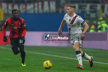 2024-01-27 - Lewis Ferguson of Bologna FC seen in action during Serie A 2023/24 football match between AC Milan and Bologna FC at San Siro Stadium, Milan, Italy on January 27, 2024 - AC MILAN VS BOLOGNA FC - ITALIAN SERIE A - SOCCER