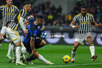 2024-02-04 - Lautaro Martinez of FC Internazionale seen in action during Serie A 2023/24 football match between FC Internazionale and Juventus FC at Giuseppe Meazza Stadium, Milan, Italy on February 04, 2024 - INTER - FC INTERNAZIONALE VS JUVENTUS FC - ITALIAN SERIE A - SOCCER