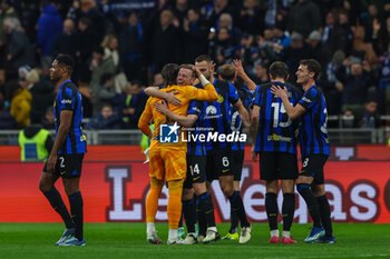 2024-02-04 - FC Internazionale players celebrate the victory at the end of the match during Serie A 2023/24 football match between FC Internazionale and Juventus FC at Giuseppe Meazza Stadium, Milan, Italy on February 04, 2024 - INTER - FC INTERNAZIONALE VS JUVENTUS FC - ITALIAN SERIE A - SOCCER