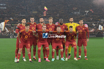 2024-02-05 - AS Roma team during the Italian Football Championship League A 2023/2024 match between AS Roma vs Cagliari Calcio at the Olimpic Stadium in Rome on 07 January  2024. - AS ROMA VS CAGLIARI CALCIO - ITALIAN SERIE A - SOCCER