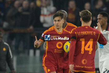 2024-02-05 - Paulo Dybala (AS Roma); celebrates after scoring the goal 3-0 during the Italian Football Championship League A 2023/2024 match between AS Roma vs Cagliari Calcio at the Olimpic Stadium in Rome on 07 January  2024. - AS ROMA VS CAGLIARI CALCIO - ITALIAN SERIE A - SOCCER