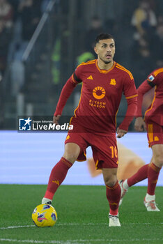 2024-02-05 - Leandro Paredes (AS Roma);  during the Italian Football Championship League A 2023/2024 match between AS Roma vs Cagliari Calcio at the Olimpic Stadium in Rome on 07 January  2024. - AS ROMA VS CAGLIARI CALCIO - ITALIAN SERIE A - SOCCER