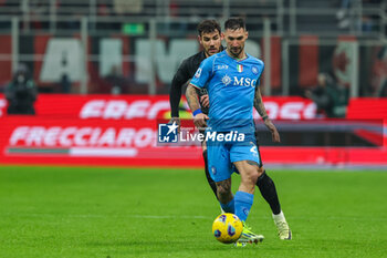 2024-02-11 - Matteo Politano of SSC Napoli seen in action during Serie A 2023/24 football match between AC Milan and SSC Napoli at San Siro Stadium, Milan, Italy on February 11, 2024 - AC MILAN VS SSC NAPOLI - ITALIAN SERIE A - SOCCER