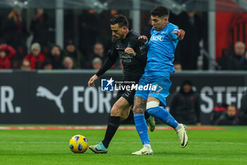 2024-02-11 - Alessandro Florenzi of AC Milan competes for the ball with Mathias Olivera of SSC Napoli during Serie A 2023/24 football match between AC Milan and SSC Napoli at San Siro Stadium, Milan, Italy on February 11, 2024 - AC MILAN VS SSC NAPOLI - ITALIAN SERIE A - SOCCER