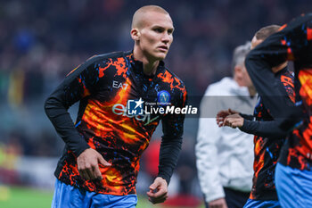2024-02-11 - Leo Ostigard of SSC Napoli warms up during Serie A 2023/24 football match between AC Milan and SSC Napoli at San Siro Stadium, Milan, Italy on February 11, 2024 - AC MILAN VS SSC NAPOLI - ITALIAN SERIE A - SOCCER