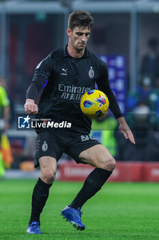 2024-02-11 - Matteo Gabbia of AC Milan seen in action during Serie A 2023/24 football match between AC Milan and SSC Napoli at San Siro Stadium, Milan, Italy on February 11, 2024 - AC MILAN VS SSC NAPOLI - ITALIAN SERIE A - SOCCER