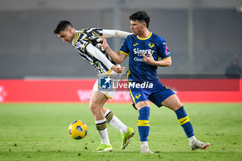 2024-02-17 - Juventus's Andrea Cambiaso hindered by Verona's Dani Silva - HELLAS VERONA FC VS JUVENTUS FC - ITALIAN SERIE A - SOCCER