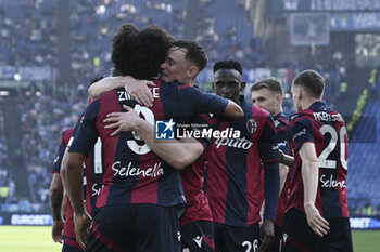 2024-02-18 - Joshua Zirkzee of Bologna F.C. celebrates with team mates after scoring the goal of 1-2 during the 25th day of the Serie A Championship between S.S. Lazio vs Bologna F.C. 1909, 18 February 2024 at the Olympic Stadium in Rome. - SS LAZIO VS BOLOGNA FC - ITALIAN SERIE A - SOCCER