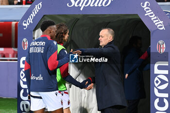 2024-02-23 - Joey Saputo (Bologna Fc chief) loads up his players before the match - BOLOGNA FC VS HELLAS VERONA FC - ITALIAN SERIE A - SOCCER