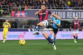 2024-02-23 - Remo Freuler (Bologna Fc) shooting on goal - BOLOGNA FC VS HELLAS VERONA FC - ITALIAN SERIE A - SOCCER