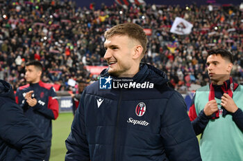 2024-02-23 - Stefan Posch (Bologna Fc) celebratign the victory - BOLOGNA FC VS HELLAS VERONA FC - ITALIAN SERIE A - SOCCER