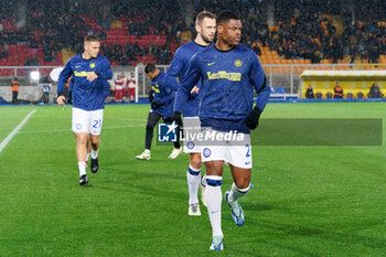 2024-02-25 - Denzel Dumfries of FC Inter warms up - US LECCE VS INTER - FC INTERNAZIONALE - ITALIAN SERIE A - SOCCER