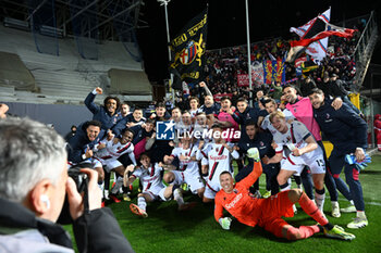 2024-03-03 - Bologna Fc team celebrarting the victory under Bologna FC supporters - ATALANTA BC VS BOLOGNA FC - ITALIAN SERIE A - SOCCER