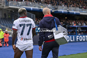 2024-03-03 - Cagliari Calcio's forward Zito Luvumbo leaves the field due to injury - EMPOLI FC VS CAGLIARI CALCIO - ITALIAN SERIE A - SOCCER