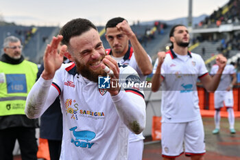 2024-03-03 - Cagliari Calcio's midfielder Nahitan Nandez celebrates the victory - EMPOLI FC VS CAGLIARI CALCIO - ITALIAN SERIE A - SOCCER