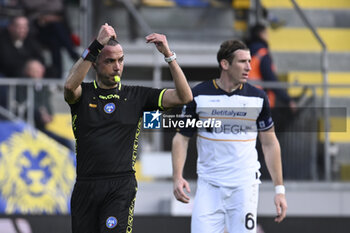 2024-03-03 - Referee Marco Guida during the 27th day of the Serie A Championship between Frosinone Calcio vs U.S. Lecce, 3 March 2024 at the Benito Stirpe Stadium, Frosinone, Italy. - FROSINONE CALCIO VS US LECCE - ITALIAN SERIE A - SOCCER