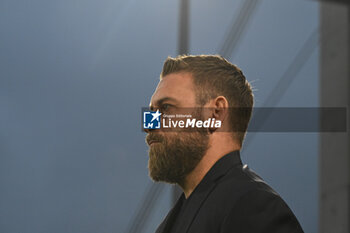2024-03-02 - Head Coach Daniele De Rossi of AS Roma during the Italian Serie A football match between AC Monza and Inter AS Roma on 2 of March 2024 at U-Power stadium in Monza, Italy. Photo Tiziano Ballabio - AC MONZA VS AS ROMA - ITALIAN SERIE A - SOCCER