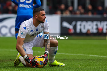 2024-03-10 - Elia Caprile of Empoli FC seen in action during Serie A 2023/24 football match between AC Milan and Empoli FC at San Siro Stadium, Milan, Italy on March 10, 2024 - AC MILAN VS EMPOLI FC - ITALIAN SERIE A - SOCCER