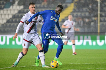 2024-03-15 - Empoli FC's forward M'Baye Niang against Bologna FC's defender Sam Beukema - EMPOLI FC VS BOLOGNA FC - ITALIAN SERIE A - SOCCER