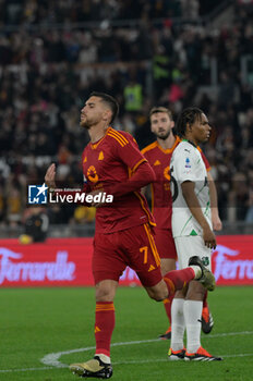 2024-03-17 - Lorenzo Pellegrini (AS Roma); celebrates after scoring the goal 1-0 during the Italian Football Championship League A 2023/2024 match between AS Roma vs US Sassuolo at the Olimpic Stadium in Rome on 17 March  2024. - AS ROMA VS US SASSUOLO - ITALIAN SERIE A - SOCCER
