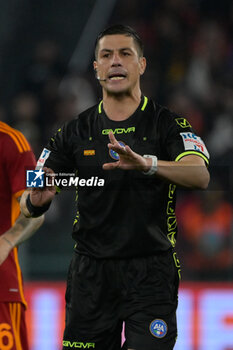 2024-03-17 - Gianluca Manganiello referee during the Italian Football Championship League A 2023/2024 match between AS Roma vs US Sassuolo at the Olimpic Stadium in Rome on 17 March  2024. - AS ROMA VS US SASSUOLO - ITALIAN SERIE A - SOCCER