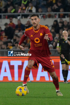 2024-03-17 - Roma’s Lorenzo Pellegrini  during the Italian Football Championship League A 2023/2024 match between AS Roma vs US Sassuolo at the Olimpic Stadium in Rome on 17 March  2024. - AS ROMA VS US SASSUOLO - ITALIAN SERIE A - SOCCER