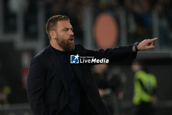 2024-03-17 - Roma’s head coach Daniele De Rossi  during the Italian Football Championship League A 2023/2024 match between AS Roma vs US Sassuolo at the Olimpic Stadium in Rome on 17 March  2024. - AS ROMA VS US SASSUOLO - ITALIAN SERIE A - SOCCER