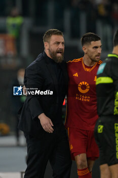 2024-03-17 - Roma’s head coach Daniele De Rossi  during the Italian Football Championship League A 2023/2024 match between AS Roma vs US Sassuolo at the Olimpic Stadium in Rome on 17 March  2024. - AS ROMA VS US SASSUOLO - ITALIAN SERIE A - SOCCER