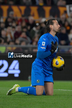 2024-03-17 - Sassuolo’s goalkeeper Andrea Consigli during the Italian Football Championship League A 2023/2024 match between AS Roma vs US Sassuolo at the Olimpic Stadium in Rome on 17 March  2024. - AS ROMA VS US SASSUOLO - ITALIAN SERIE A - SOCCER