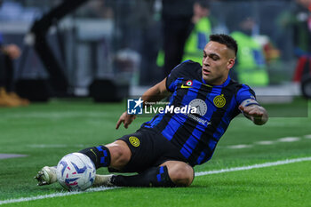 2024-04-01 - Lautaro Martinez of FC Internazionale seen in action during Serie A 2023/24 football match between FC Internazionale and Empoli FC at Giuseppe Meazza Stadium, Milan, Italy on April 01, 2024 - INTER - FC INTERNAZIONALE VS EMPOLI FC - ITALIAN SERIE A - SOCCER