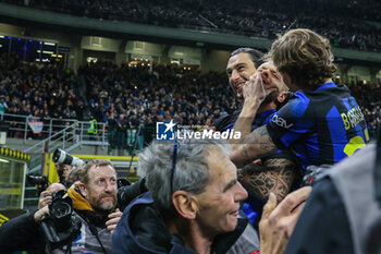 2024-04-01 - Federico Dimarco of FC Internazionale celebrates with his teammates after scoring a goal during Serie A 2023/24 football match between FC Internazionale and Empoli FC at Giuseppe Meazza Stadium, Milan, Italy on April 01, 2024 - INTER - FC INTERNAZIONALE VS EMPOLI FC - ITALIAN SERIE A - SOCCER