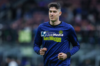 2024-04-01 - Alessandro Bastoni of FC Internazionale looks on during Serie A 2023/24 football match between FC Internazionale and Empoli FC at Giuseppe Meazza Stadium, Milan, Italy on April 01, 2024 - INTER - FC INTERNAZIONALE VS EMPOLI FC - ITALIAN SERIE A - SOCCER