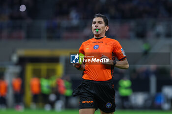 2024-04-01 - Referee Federico Dionisi seen in action during Serie A 2023/24 football match between FC Internazionale and Empoli FC at Giuseppe Meazza Stadium, Milan, Italy on April 01, 2024 - INTER - FC INTERNAZIONALE VS EMPOLI FC - ITALIAN SERIE A - SOCCER
