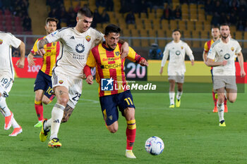 2024-04-01 - Nicola Sansone of US Lecce in action against Gianluca Mancini of AS Roma - US LECCE VS AS ROMA - ITALIAN SERIE A - SOCCER