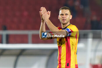2024-04-01 - Alexis Blin of US Lecce greet the fans - US LECCE VS AS ROMA - ITALIAN SERIE A - SOCCER