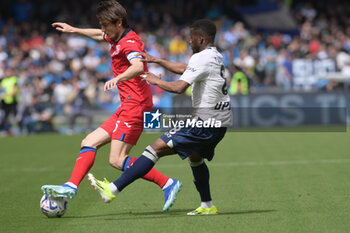 2024-03-30 - competes for the ball with Hamed Junior Traore of SSC Napoli during Serie A Match between SSC Napoli vs Atalanta BC at Diego Armando Maradona Stadium - SSC NAPOLI VS ATALANTA BC - ITALIAN SERIE A - SOCCER