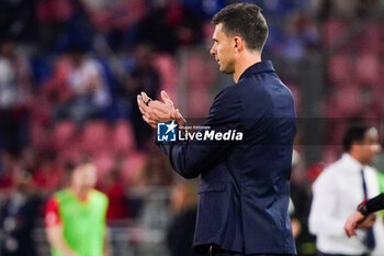 2024-04-13 - The head coach Thiago Motta (Bologna FC) claps his hands - BOLOGNA FC VS AC MONZA - ITALIAN SERIE A - SOCCER