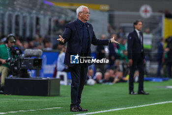 2024-04-14 - Claudio Ranieri Head Coach of Cagliari Calcio gestures during Serie A 2023/24 football match between FC Internazionale and Cagliari Calcio at Giuseppe Meazza Stadium, Milan, Italy on April 14, 2024 - INTER - FC INTERNAZIONALE VS CAGLIARI CALCIO - ITALIAN SERIE A - SOCCER
