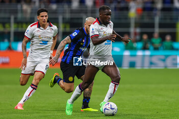 2024-04-14 - Zito Luvumco of Cagliari Calcio seen in action during Serie A 2023/24 football match between FC Internazionale and Cagliari Calcio at Giuseppe Meazza Stadium, Milan, Italy on April 14, 2024 - INTER - FC INTERNAZIONALE VS CAGLIARI CALCIO - ITALIAN SERIE A - SOCCER