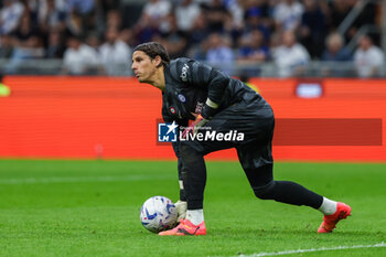 2024-04-14 - Yann Sommer of FC Internazionale seen in action during Serie A 2023/24 football match between FC Internazionale and Cagliari Calcio at Giuseppe Meazza Stadium, Milan, Italy on April 14, 2024 - INTER - FC INTERNAZIONALE VS CAGLIARI CALCIO - ITALIAN SERIE A - SOCCER
