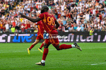 2024-04-14 - Roma’s Romelu Lukaku celebrates after scoring a goal 1-1 - UDINESE CALCIO VS AS ROMA - ITALIAN SERIE A - SOCCER