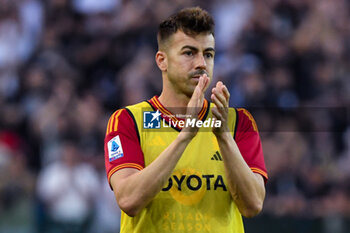 2024-04-14 - Roma’s Stephan El Shaarawy greets the fans at the end of the match - UDINESE CALCIO VS AS ROMA - ITALIAN SERIE A - SOCCER