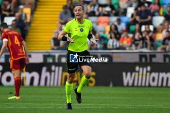 2024-04-14 - The Referee of the match Luca Pairetto of Nichelino section gestures - UDINESE CALCIO VS AS ROMA - ITALIAN SERIE A - SOCCER