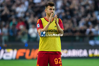 2024-04-14 - Roma’s Stephan El Shaarawy greets the fans at the end of the match - UDINESE CALCIO VS AS ROMA - ITALIAN SERIE A - SOCCER