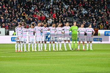 2024-04-19 - Minuto di silenzio Team Juventus FC - CAGLIARI CALCIO VS JUVENTUS FC - ITALIAN SERIE A - SOCCER