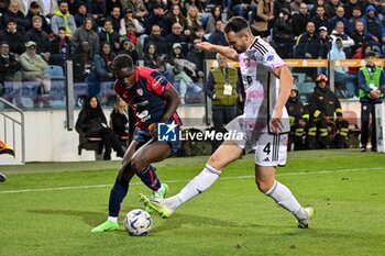 2024-04-19 - Zito Luvumbo of Cagliari Calcio, Federico Gatti of Juventus FC - CAGLIARI CALCIO VS JUVENTUS FC - ITALIAN SERIE A - SOCCER